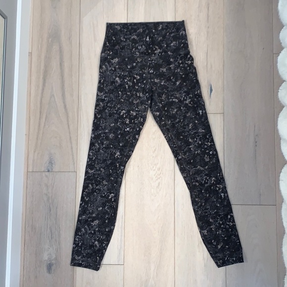Lululemon Black Patterned Align Leggings - Picture 1 of 5